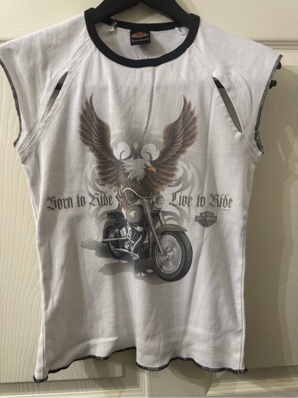 Harley-Davidson FRANCE! A very sexy white top!🖤